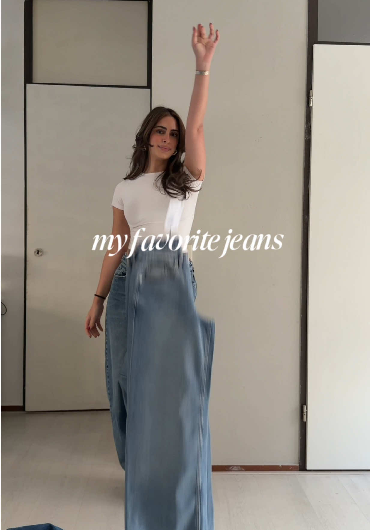 TikTok post by @carlinaerikinn for VERO MODA. Caption reads: The perfect jeans!!! @VERO MODA 🤍 #veromoda....