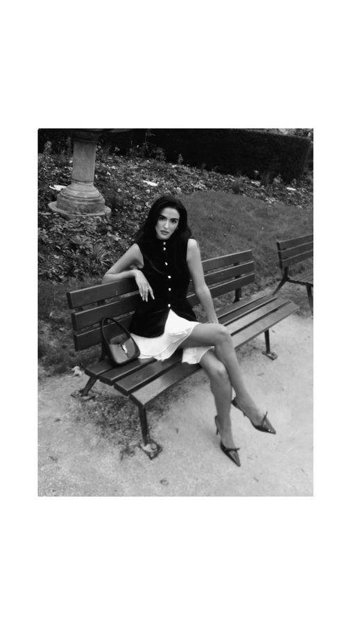 Instagram post by @junybreeze for AMANDA UPRICHARD. Caption reads: My favorite looks from @amandauprichard ´s new....