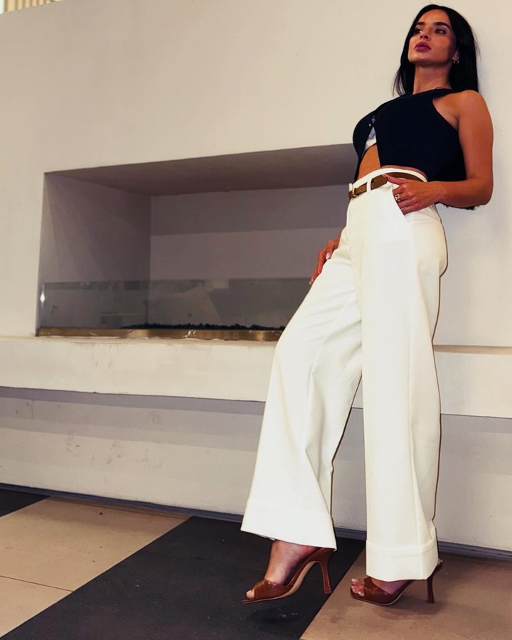 Instagram post by @soimariaaaa for YOOX. Caption reads: [...] on my last Posting 💕

*publi: @yoox....