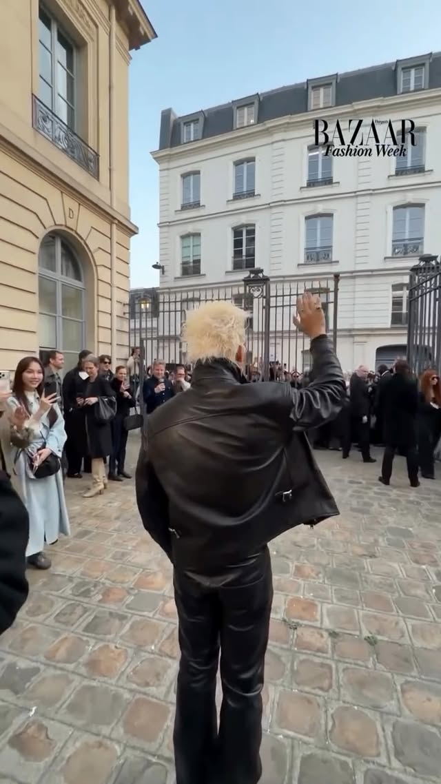 Instagram post by @yb__vip for Harper’s BAZAAR. Caption reads: [...] 260309 | #enfantsrichesdeprimes....