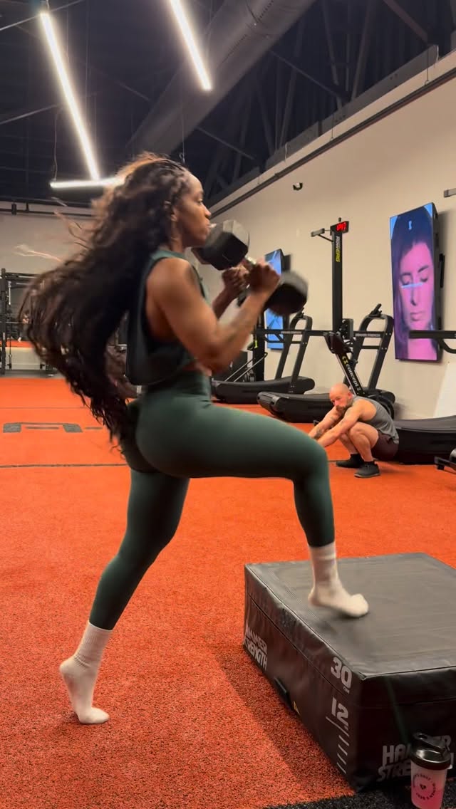 Instagram post by @qui2health for Women's Best. Caption reads: [...] was brought to you by @womensbest preworkout....