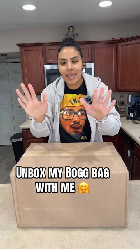 Instagram post by @anginae23 for BOGGBAG. Caption reads: I absolutely love my @boggbags 🤗 Can’t wait to....