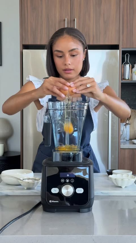 Instagram post by @oliviaamcdowell for Vitamix. Caption reads: [...] summer breakfast made easier with my....