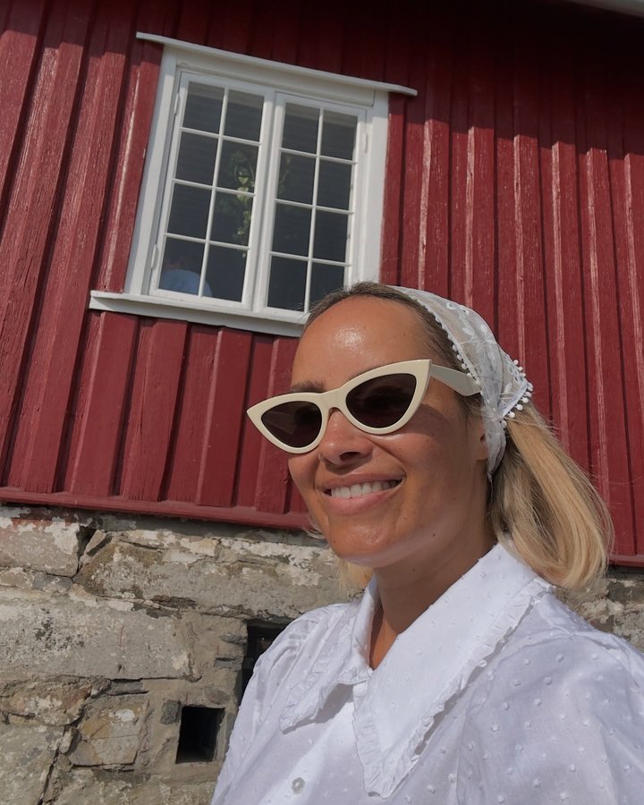 Instagram post by @the.scandi.life for Kappahl. Caption reads: Somewhere In between Spring & Summer I found....