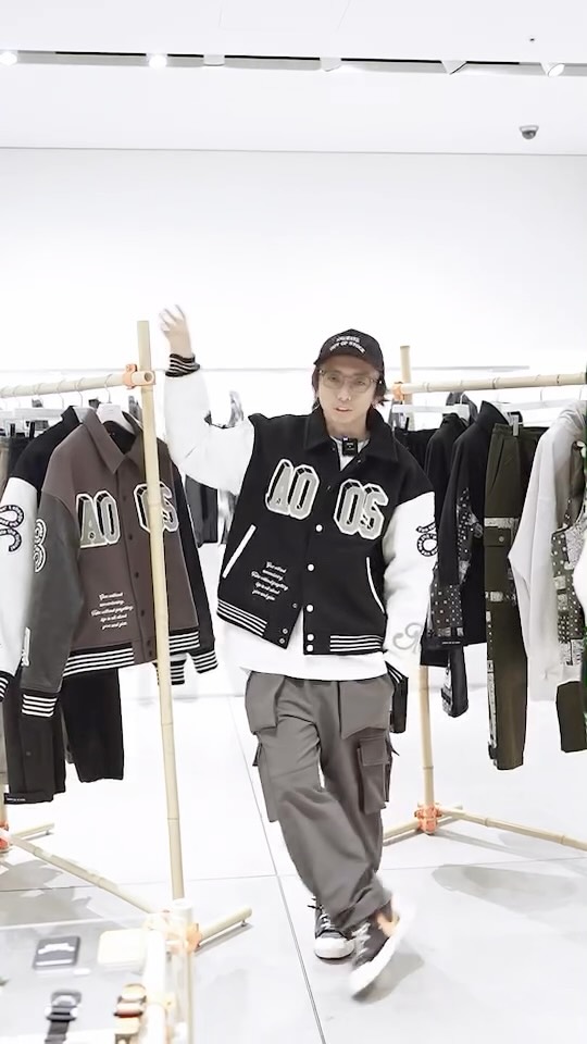 Instagram post by @kingmasa2014 for GINZA SIX. Caption reads: @alwaysoutofstock Pop Up Store @ginzasix_official....