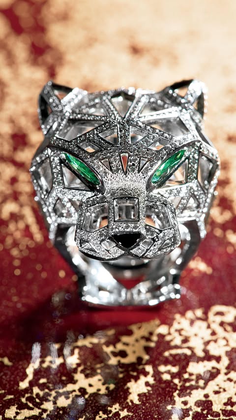 Instagram post by @selinyildirimerr for Cartier. Caption reads: Cartier’in panter sembolu nasil ortaya cikti?....