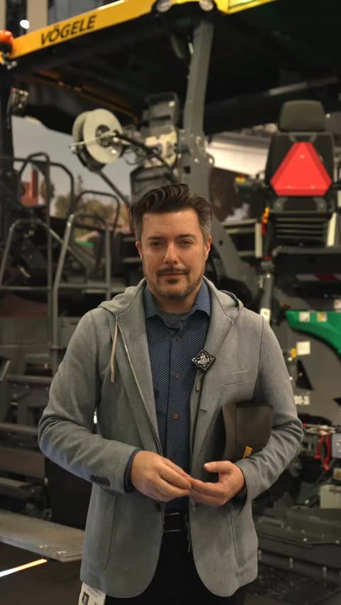 Instagram post by @themrmobile for John Deere. Caption reads: [...] endeavor – until I came to see John Deere.....