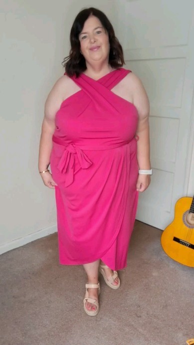 Instagram post by @thecurvysideofme for Hanna Nikole. Caption reads: @hannanikoleofficial dresses for Curvy woman. This....