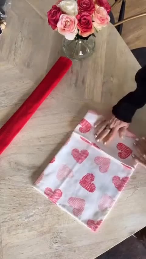 Instagram post by an influencer for Kohl's. Caption reads: [...] must haves are on sale at @kohls linked in....