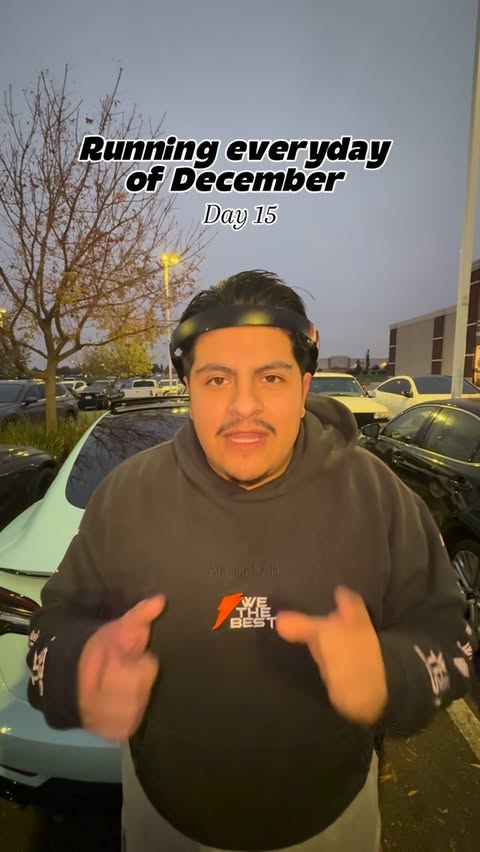 Instagram post by @tuchiquitobombon for Hobby Lobby. Caption reads: Running everyday of December Day 15 @hobbylobby....