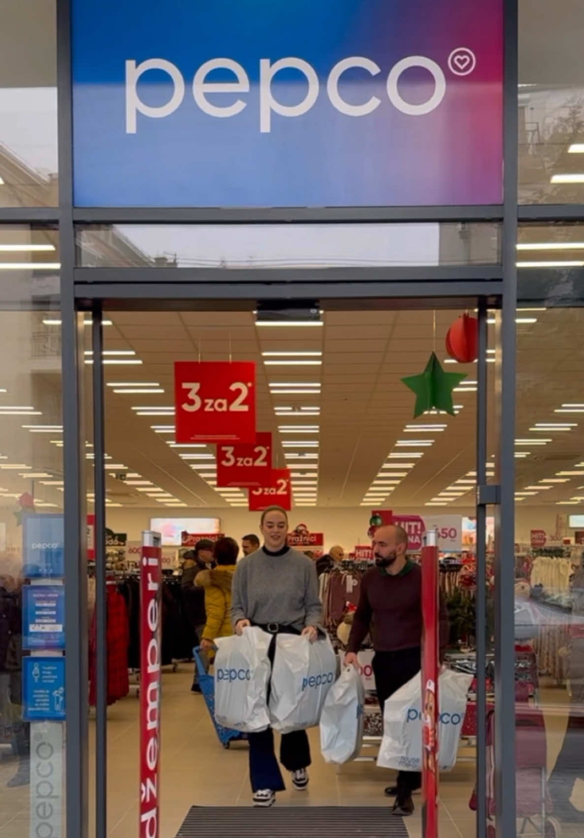 TikTok post by @laganosp for Pepco. Caption reads: 😳 Sad znam gde da te tražim @Pepco - official....