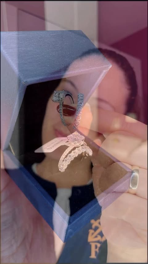 Instagram post by @maddyssstyle for Sayabling Jewelry. Caption reads: Caught a little sparkle today 💎✨....
