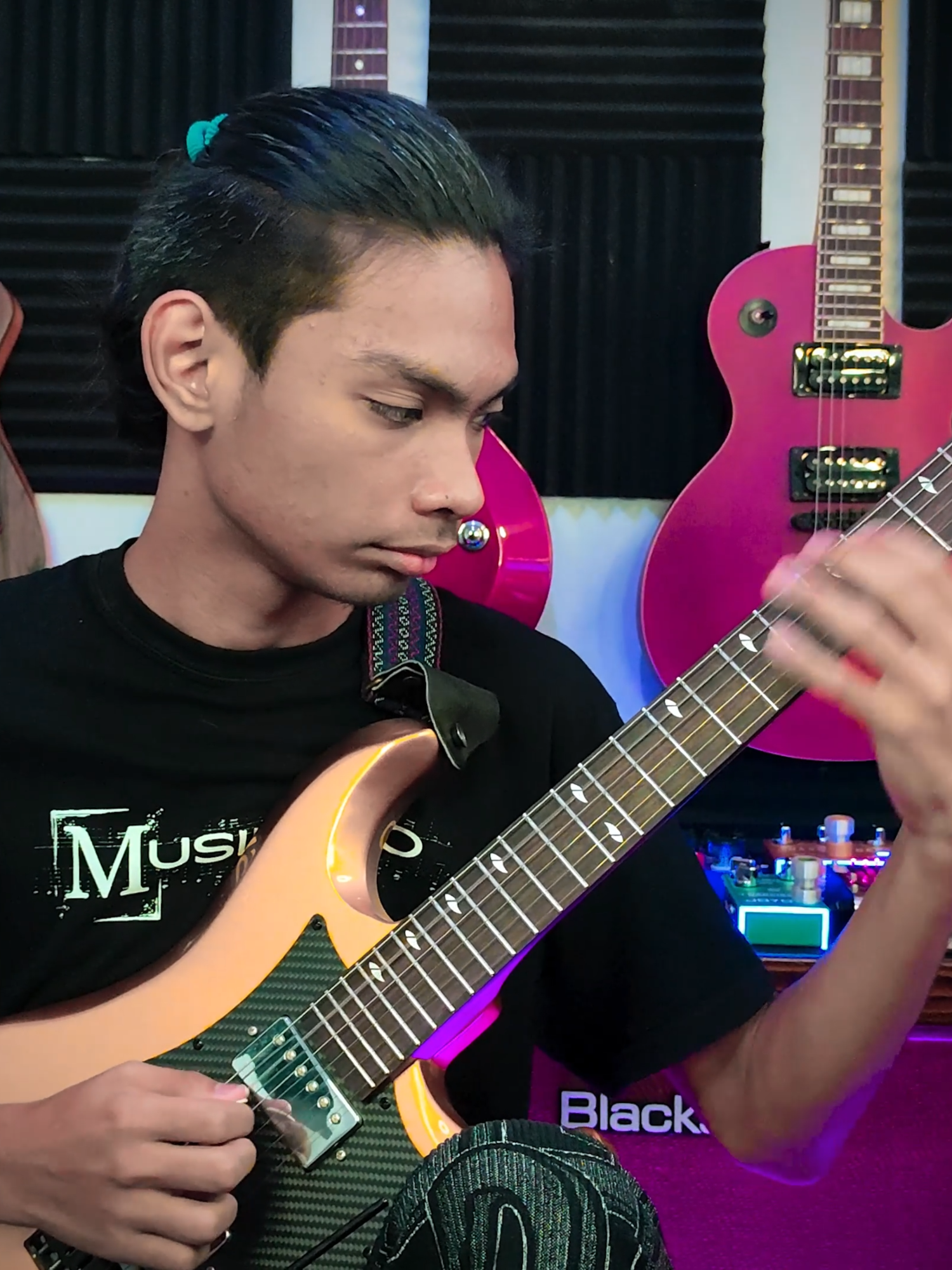 TikTok post by @aizakkrielclores for Blackstar Amps. Caption reads: ang lumpia ng section e 😁😁😁... EARL AGUSTIN -....