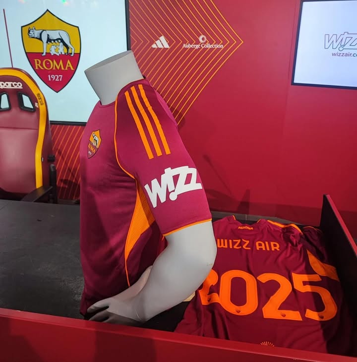 Instagram post by @laromadaily for Wizz Air. Caption reads: Nuovo sponsor ! @wizzair 💪💛❤️.