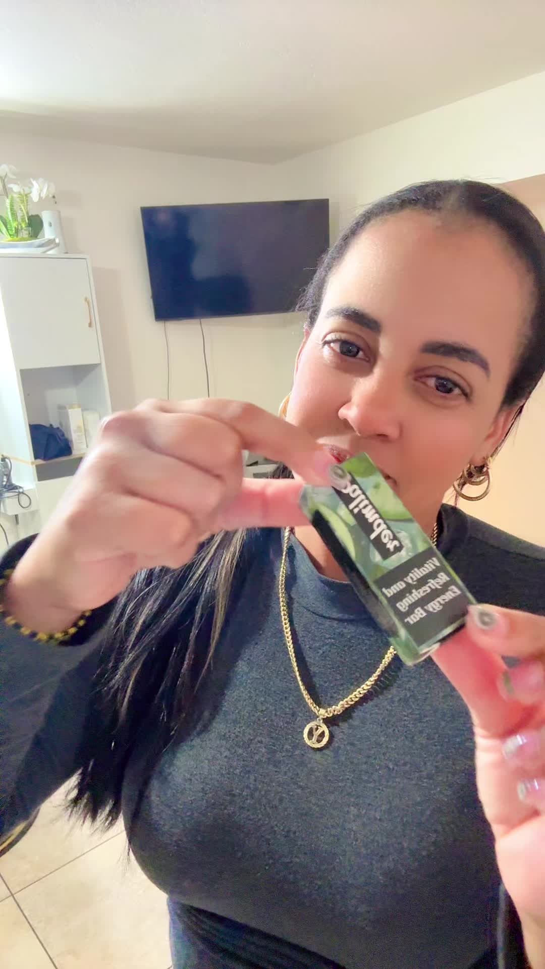 TikTok post by @nailsyayita900305 for Palimder. Caption reads: [...] #creatorsearchinsights @Palimder.