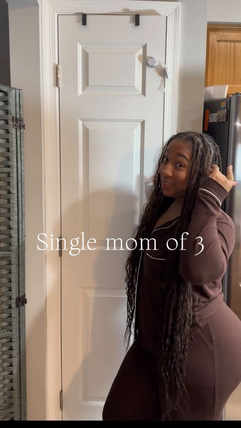 Instagram post by @dyamondniicole for Lysol. Caption reads: Well happy Saturday bookie 

#momlife....