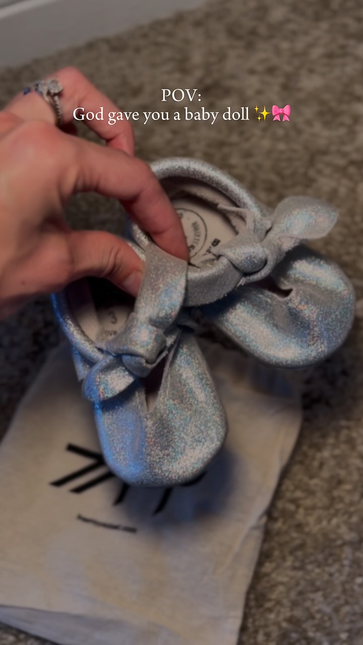 Instagram post by @thesibleyfamily_ for Freshly Picked. Caption reads: Little details I want to remember forever as a....