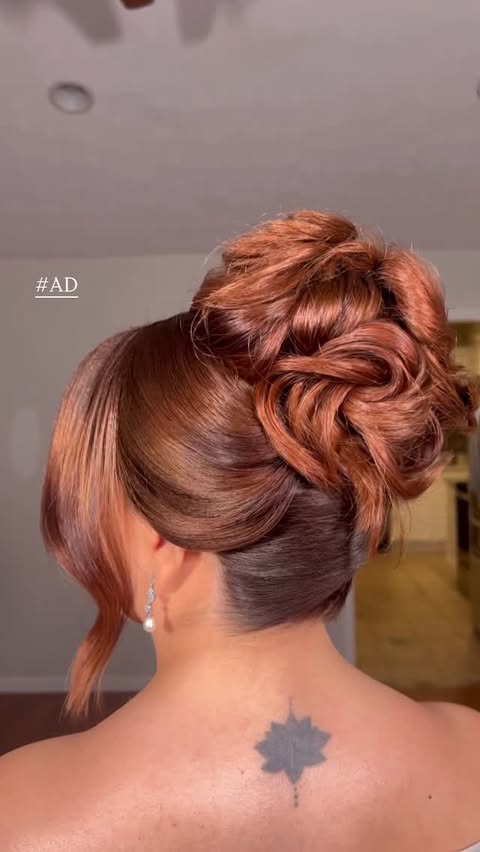 Instagram post by @sandimonzon for SalonCentric. Caption reads: It’s Beyond Cyber SALE at @saloncentric....