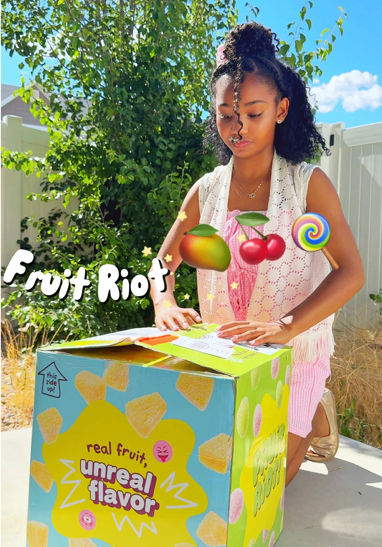 TikTok post by @achaleeyarc for Harvest Snaps. Caption reads: Fruit showed up, I showed out ✨ From my doorsteps....