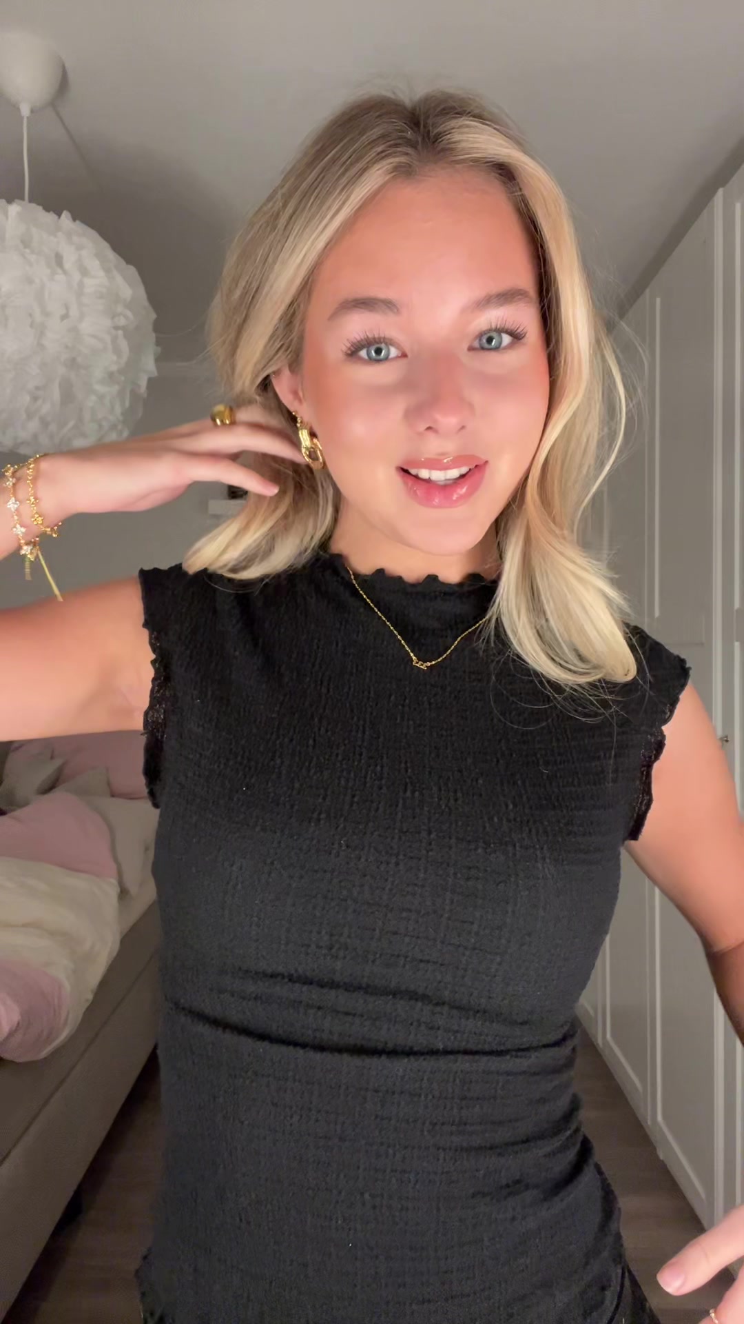 TikTok post by @mairaa.lia for En Route Jewelry. Caption reads: Anzeige| check out the @en route jewelry 35% Black....