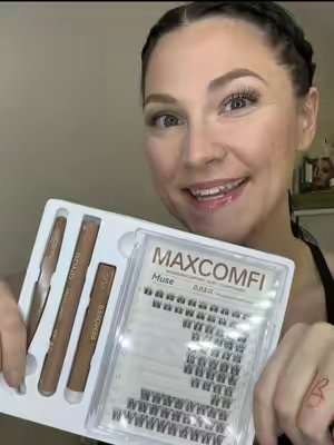 TikTok post by @courtbost for MaxComfi Lashes. Caption reads: [...] with high maintenance results 💖 @MaxComfi....