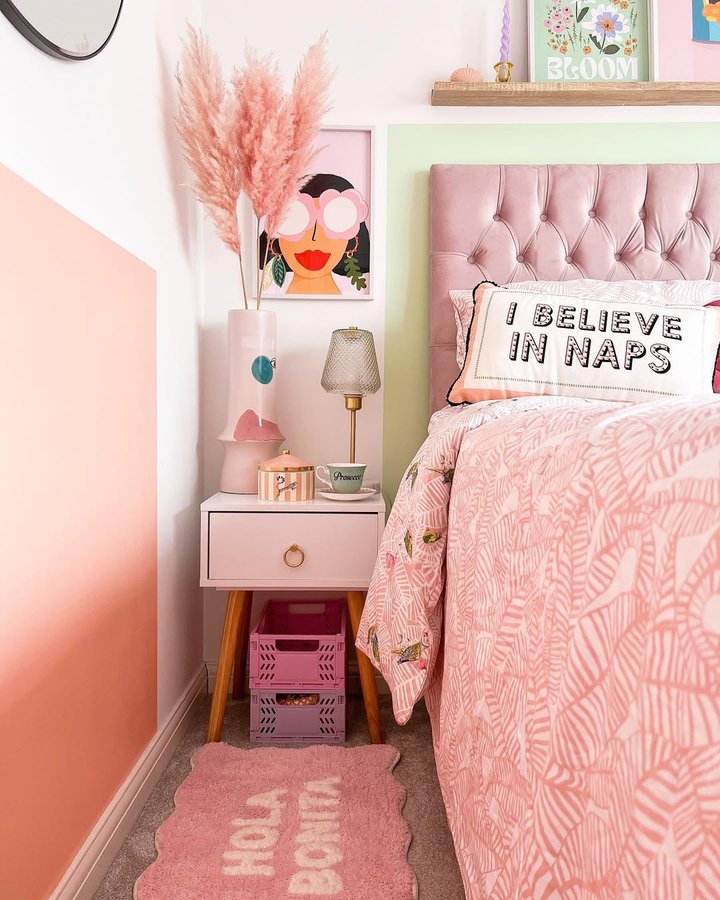 Instagram post by @letsgotopoppys for Yvonne Ellen. Caption reads: Happy Sunday to you all 💖

Some exciting news! 🌟....