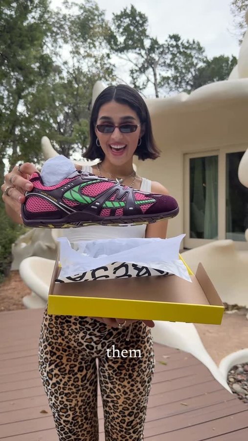 Instagram post by @imsarafedz for Marc Jacobs. Caption reads: I want several colors. They’re so good @marcjacobs....