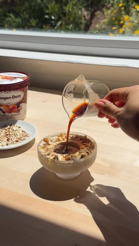Instagram post by @hicathycafe for Häagen-Dazs Ice Cream. Caption reads: our version of a coffee break, but make it dessert....
