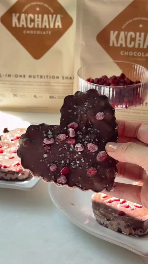 Instagram post by @giannafae for Ka'Chava. Caption reads: [...] serves 4 2 scoops Chocolate @kachava 1½ cups....