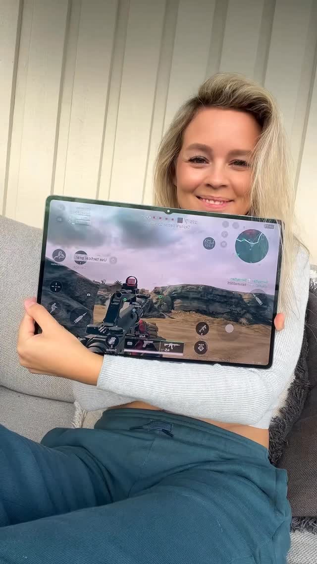 Instagram post by @emziatv for Samsung Sverige. Caption reads: Annonse • Galaxy Tab S11 Ultra lanserte....