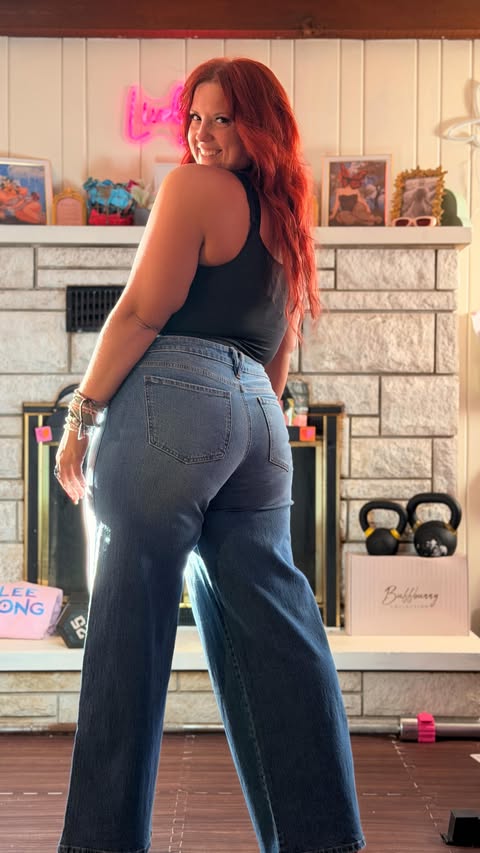 Instagram post by @lively.liz for Shapermint. Caption reads: I promised you more outfits… so here we are....