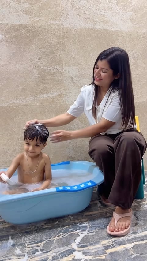 Instagram post by @ohhbaebee for GHAR SOAPS. Caption reads: [...] #mominfluencer #babyinfluencers #ad....