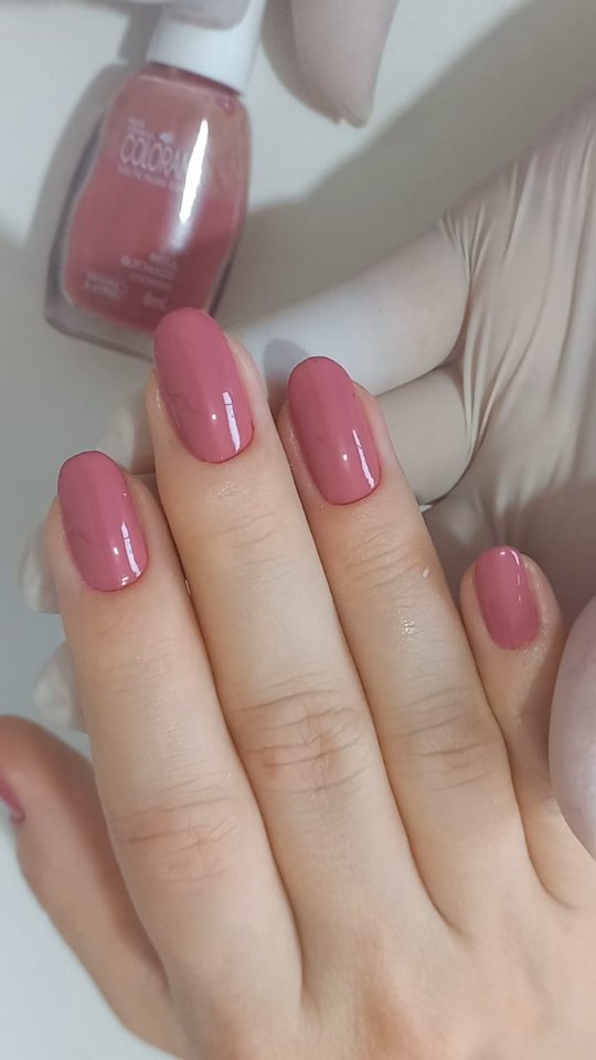 Instagram post by @arianedelgadoesmalteria for Colorama Esmaltes. Caption reads: Vem ver!!

@esmaltecolorama.