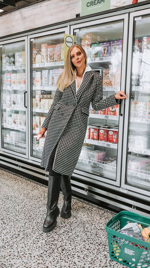 Instagram post by @lorinska for White Glo. Caption reads: Who cares what they think anyway, sometimes us....