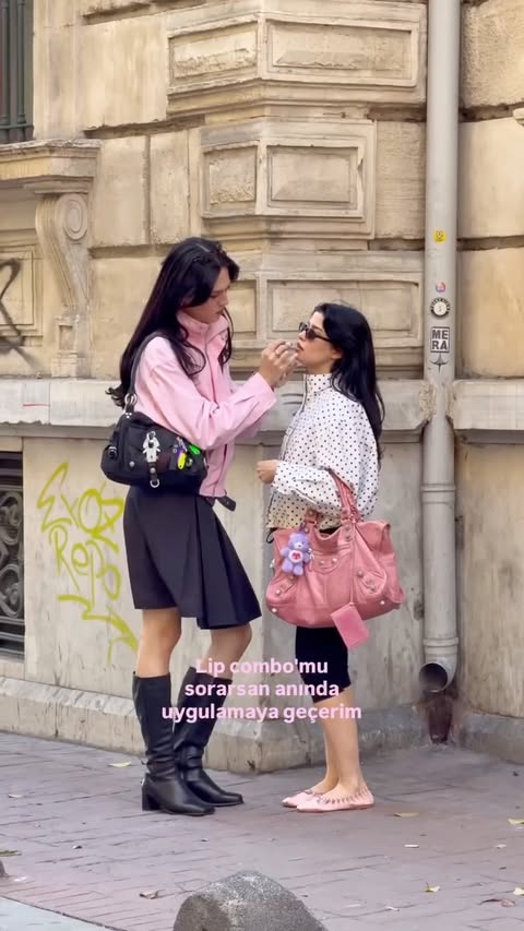 Instagram post by @mertkenger for Maybelline New York Türkiye. Caption reads: The highest compliment: when your bestie asks for....