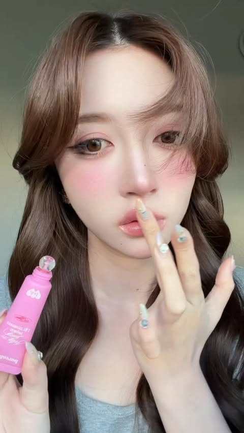 Instagram post by @ikjirat for Barenbliss. Caption reads: [...] 🍒✨ปากฉ่ำวาวเหมือนเยลลี่…🎀....