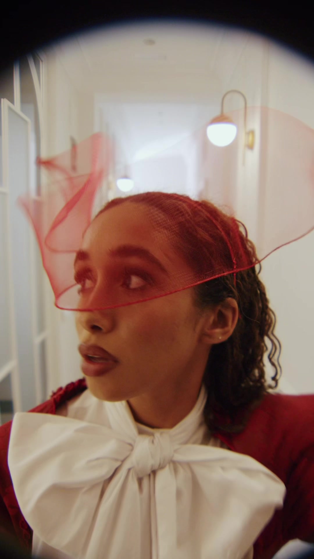 TikTok post by @evaruiz for Jo Malone London. Caption reads: Navidad dulce navidad 🤍🤍🤍 con @Jo Malone London....