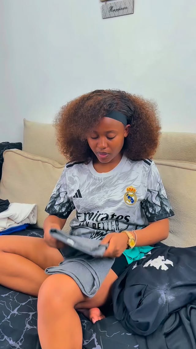 Instagram post by @_joymwendwa for Rexona. Caption reads: Stay free from sweat patches and save your clothes....