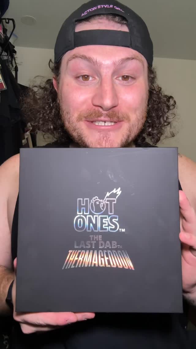 Instagram post by @staseatsstuff for HEATONIST. Caption reads: [...] the link in my bio and head over to....