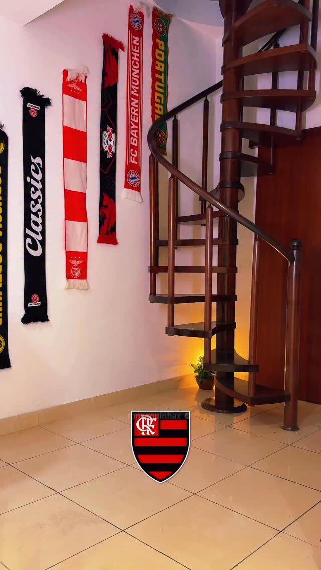 Instagram post by @fonsequinhax for Betano. Caption reads: 🤣🤣🤣🤣🤣🤣🤣🤣🤣🤣 teu time subiu na 25ª rodada....