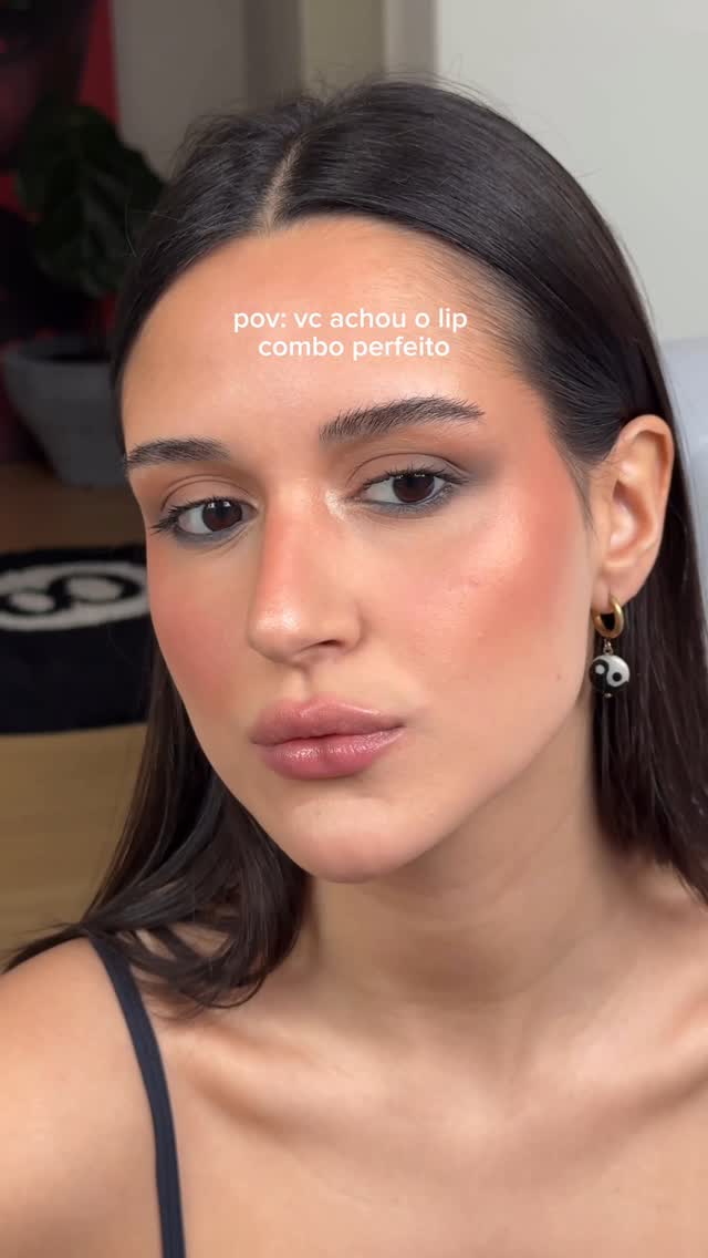 Instagram post by @kairuza for Creamy Skincare. Caption reads: que eh qualquer lapis nude + lip balm chai da....