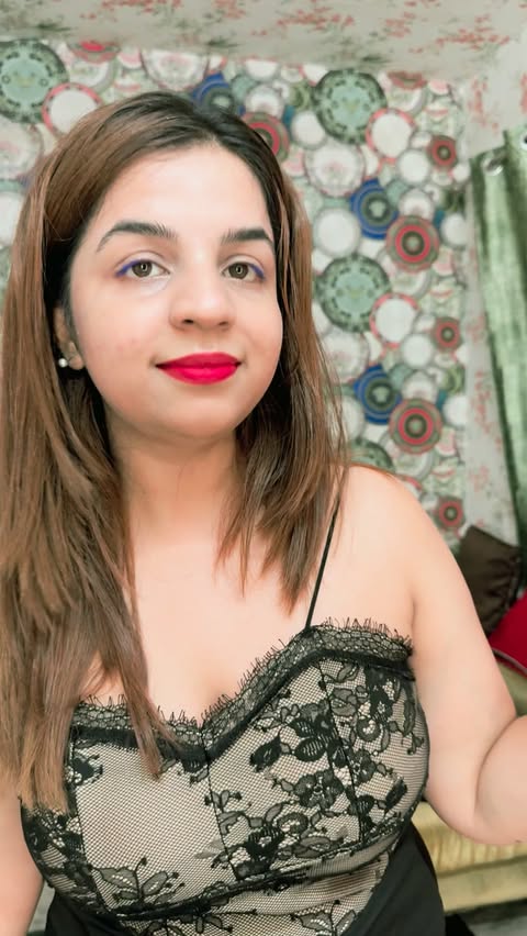 Instagram post by @deepalie.singh for everteen. Caption reads: [...] Predict it. Own it. 🌸 Website link-....