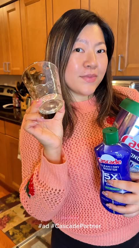 Instagram post by @askmims for Cascade. Caption reads: [...] out clean. My dish routine lately = Cascade....