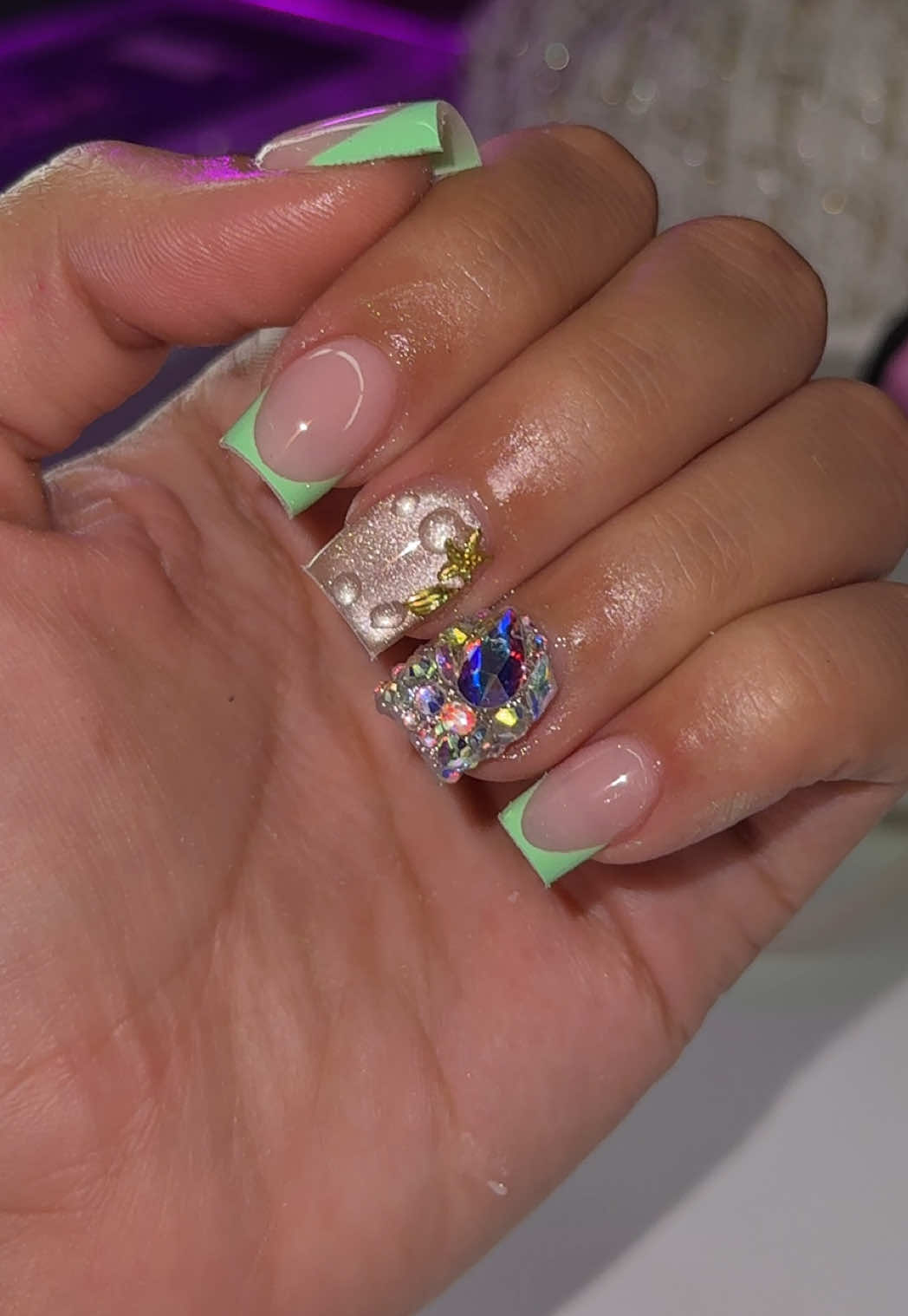 TikTok post by @miaakayyx for Après Nail. Caption reads: that @Aprés Nail Professional topcoat!!!....
