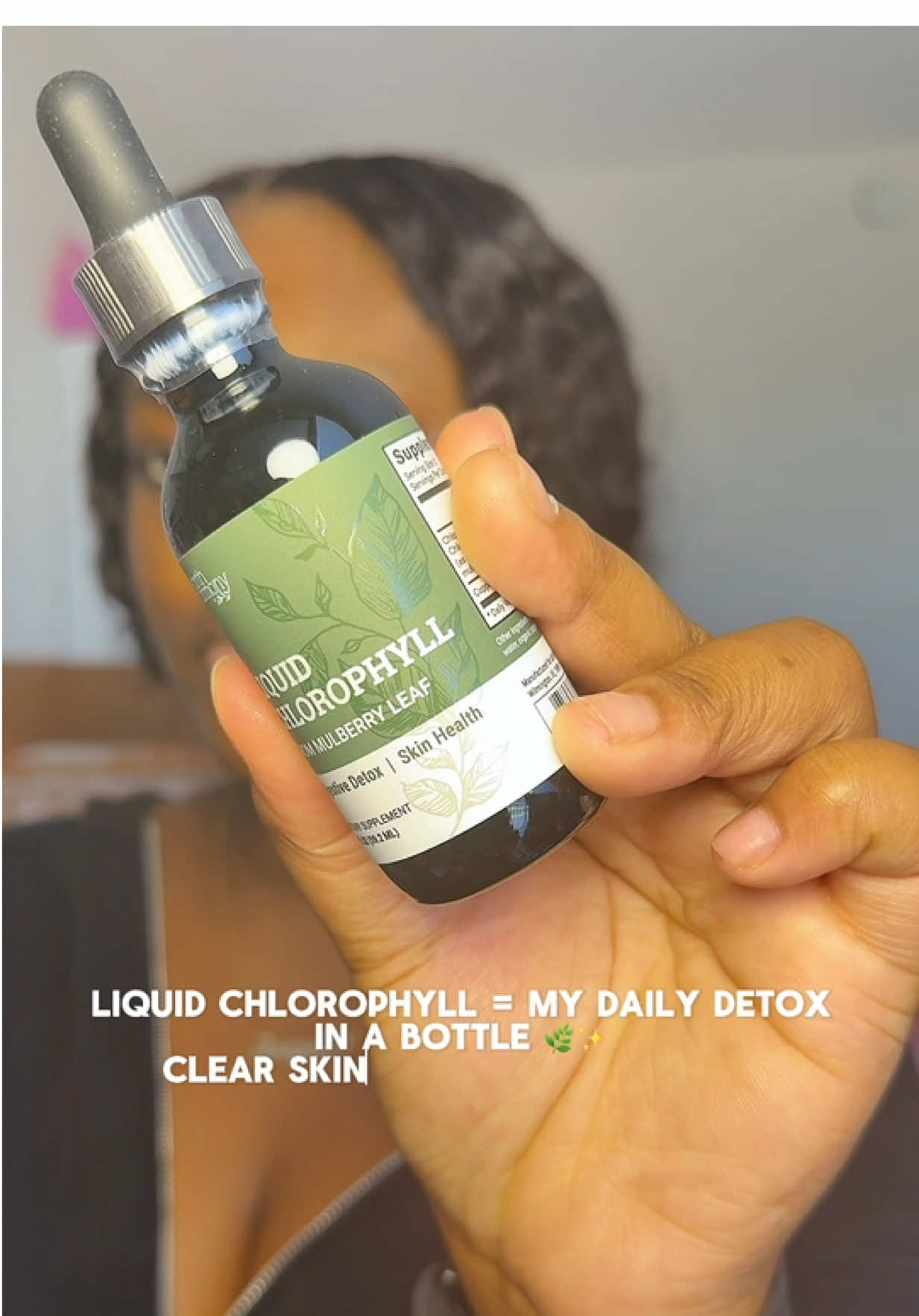 TikTok post by @itz_.prettyangel for Earth Harmony. Caption reads: @Earth Harmony #liquidchlorophyll #health....