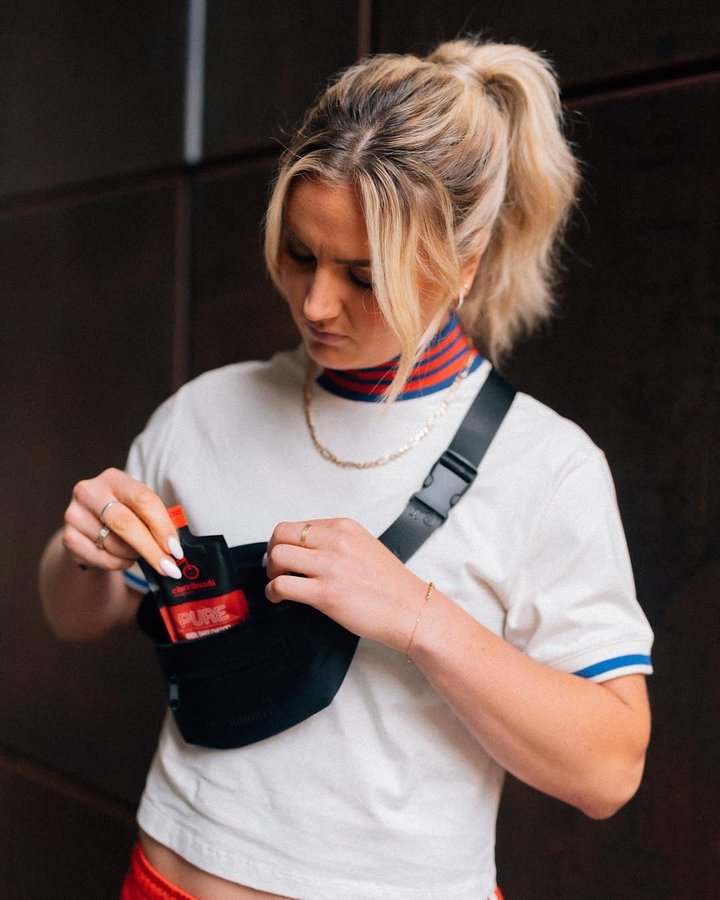 Instagram post by @lindseyhoran10 for Cheribundi. Caption reads: Another @Cheribundi getting me through recovery.....