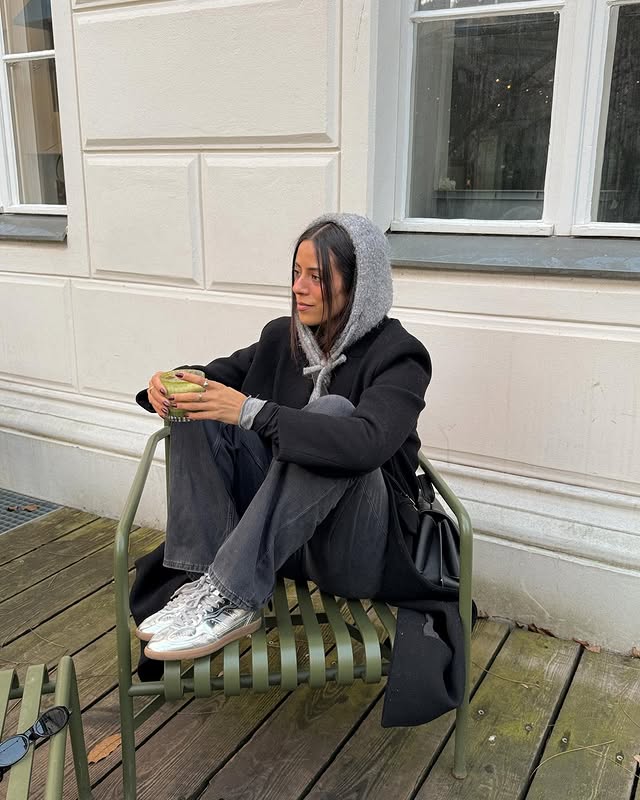 Instagram post by @andy.chajon for ALOHAS. Caption reads: [...] winter is here and so are my new shoes....