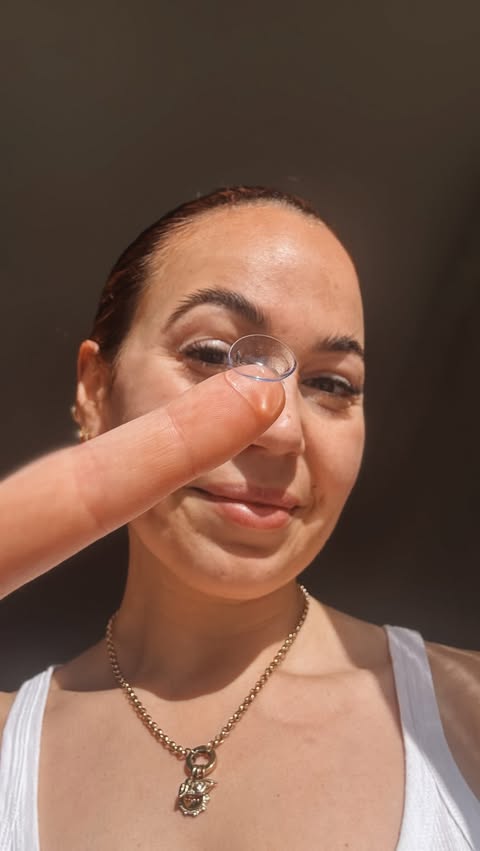 Instagram post by @thepeninsulamumma for Specsavers. Caption reads: [...] plunge & got contact lenses! I chose....