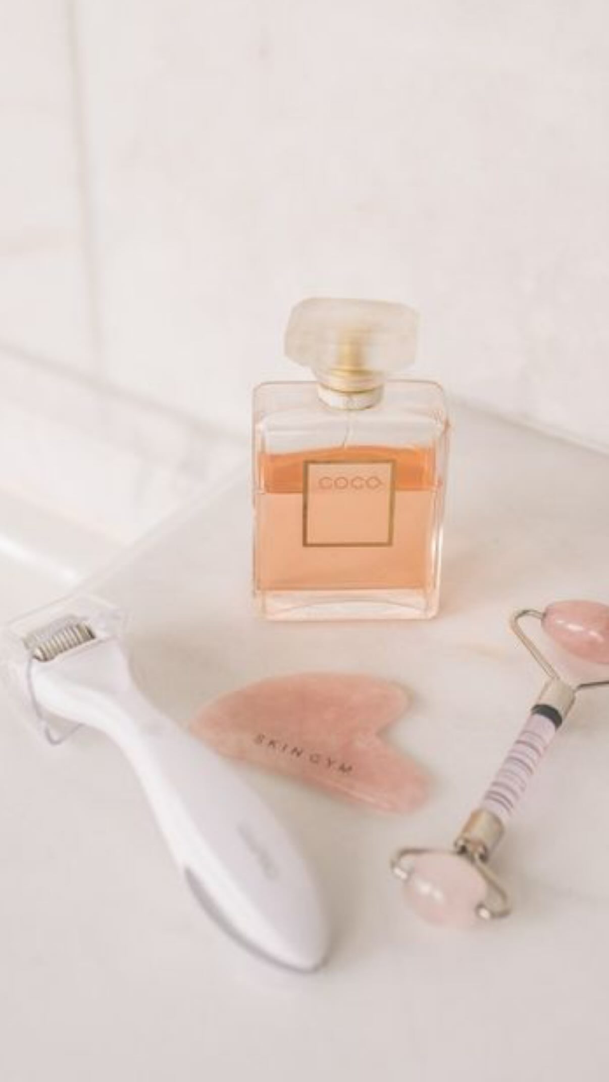 Instagram post by @desi_in_pardais for BeautyBio. Caption reads: [...] smoother, glowier and hydrated skin.....