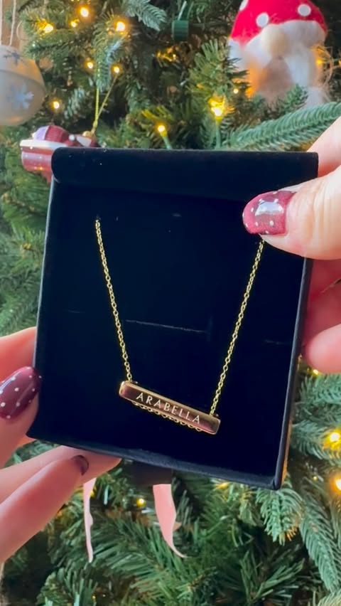 Instagram post by @mamaandarabellarose for Dylan Oaks. Caption reads: [...] and sentimental this winter with a....